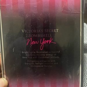 Victorias Secret  Bombshell, new in box never been used. 100/ 3.4 oz